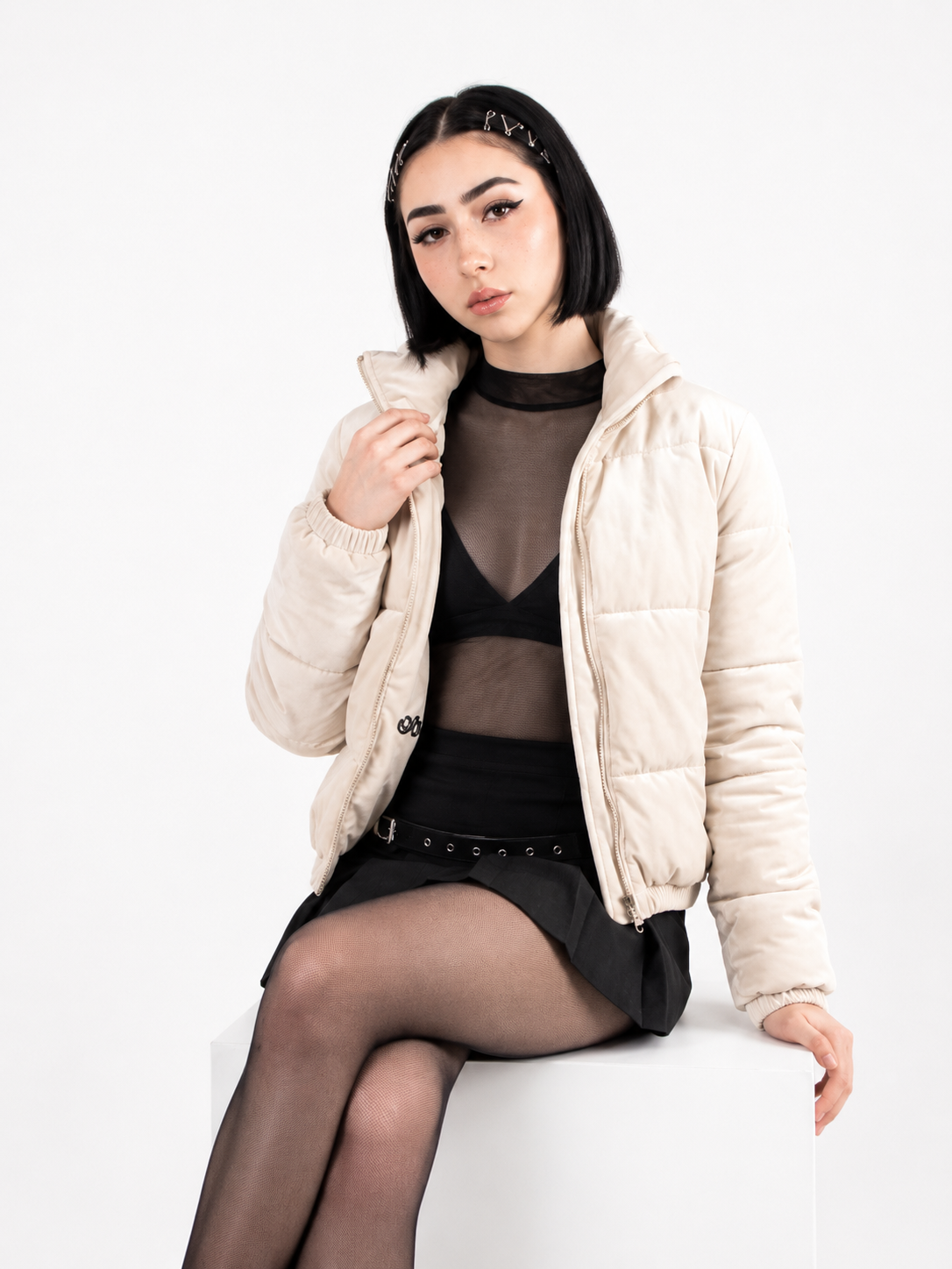 Chaqueta Puffer Cropped de Terciopelo