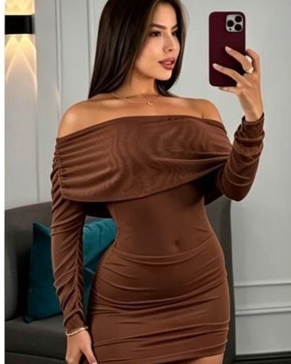 Vestido Corto de Malla con Hombros Descubiertos