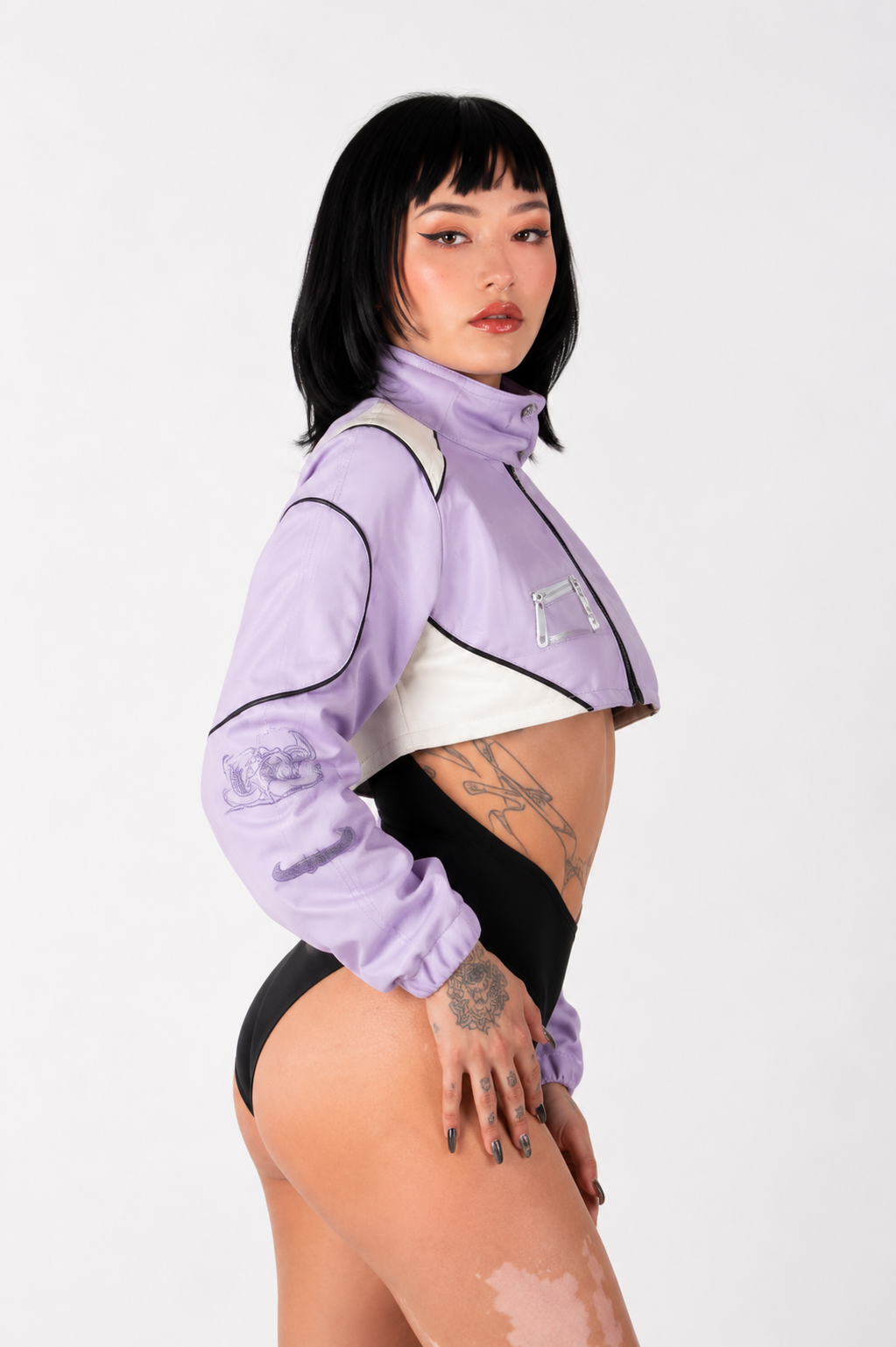 Chaqueta Bomber Cropped Racing Bicolor con Parches
