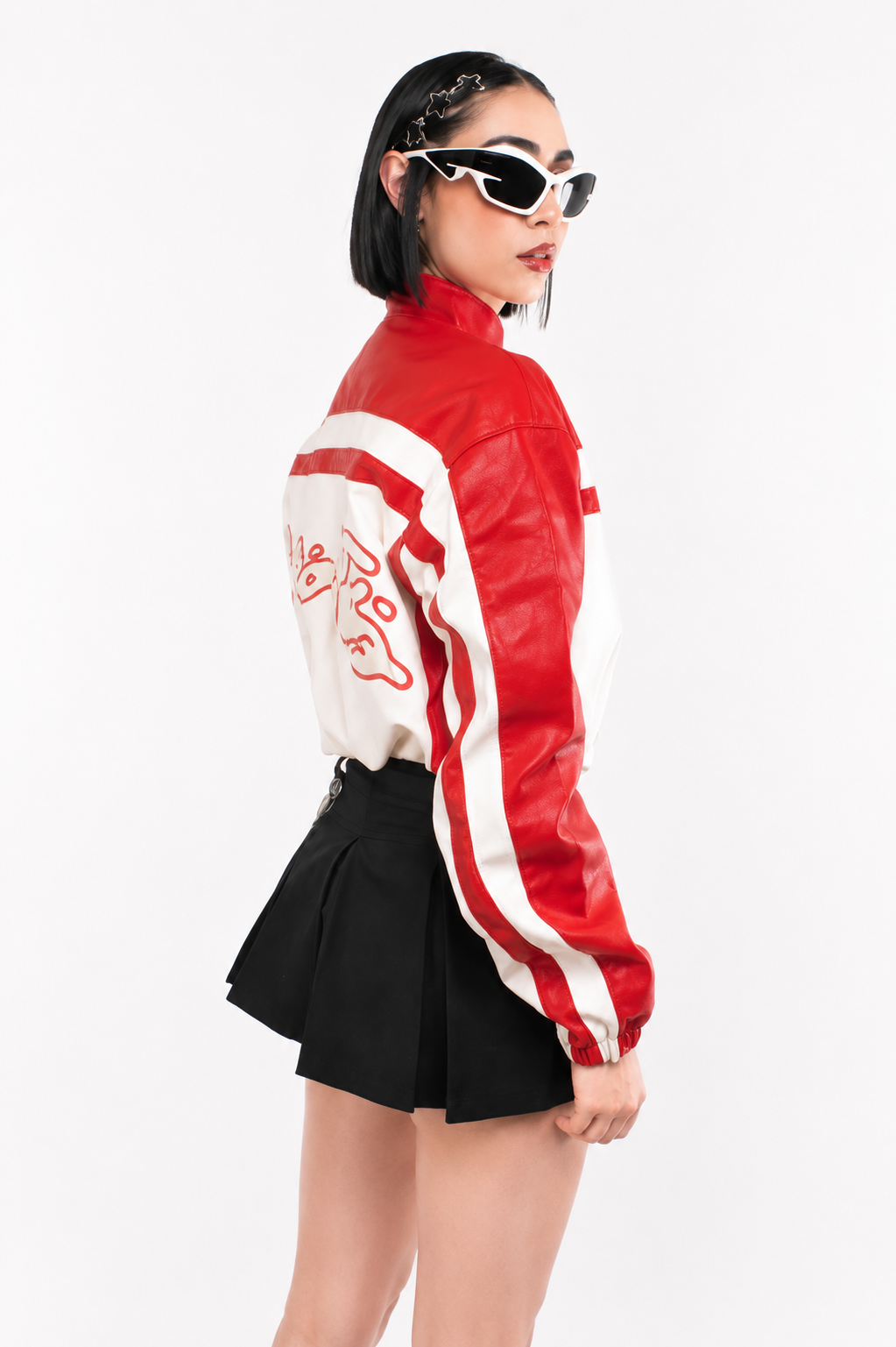 Chaqueta Bomber Cropped Bicolor con Rayas y Estampado