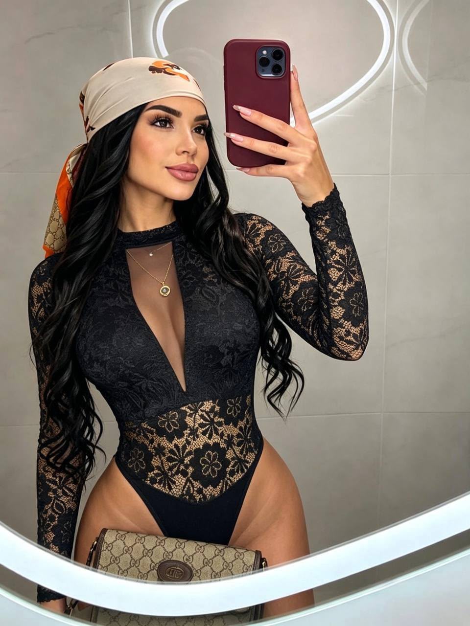 Body de Encaje con Escote Profundo y Manga Larga