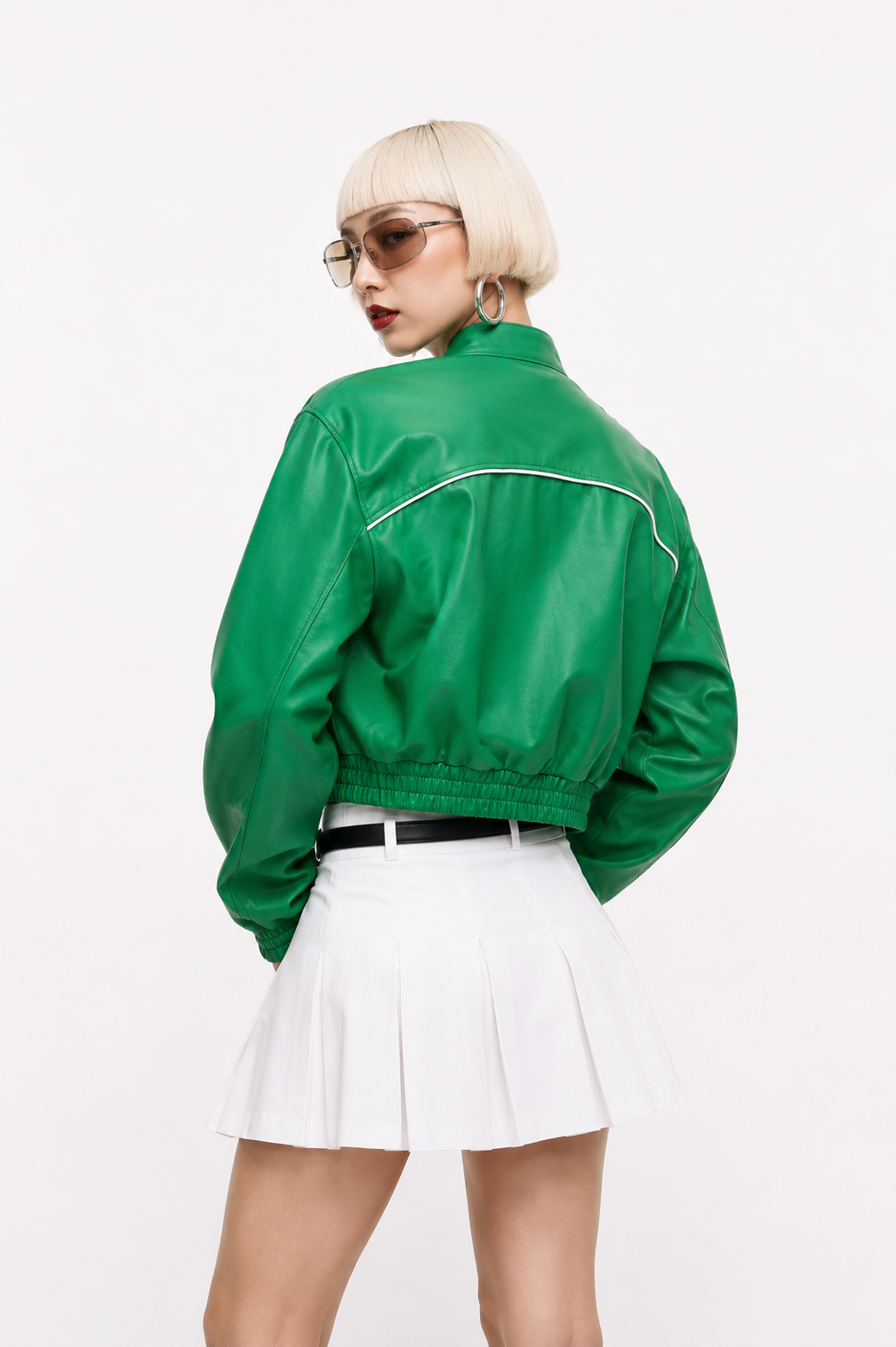 Chaqueta Cropped Efecto Cuero con Rayas Laterales